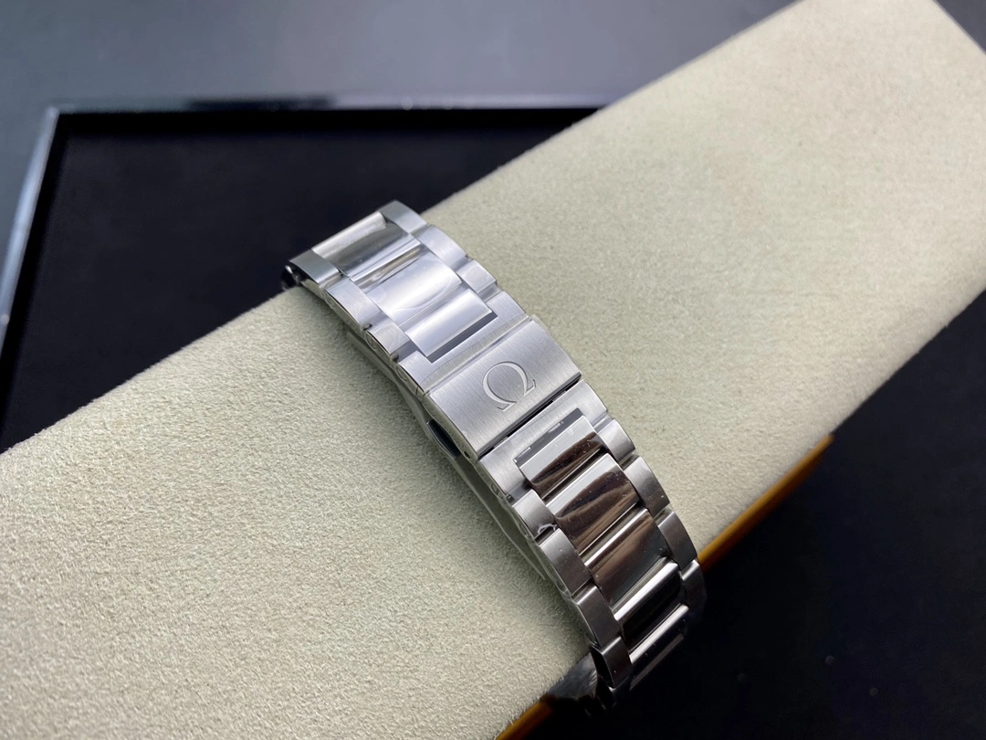 CBD Factory Omega Seamaster Aqua Terra 150M 41.5mm Blue Wave Dial 18K Yellow Gold Hands Stainless Steel Bracelet (231.10.42.21.03.006) 1:1 Super Clone – DD8500 Movement WeatherProof 234